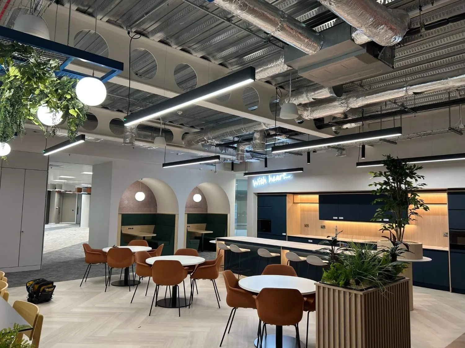 Estrella canteen